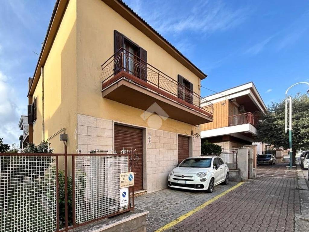 Case indipendenti economiche in vendita Cisterna di Latina - Immobiliare.it