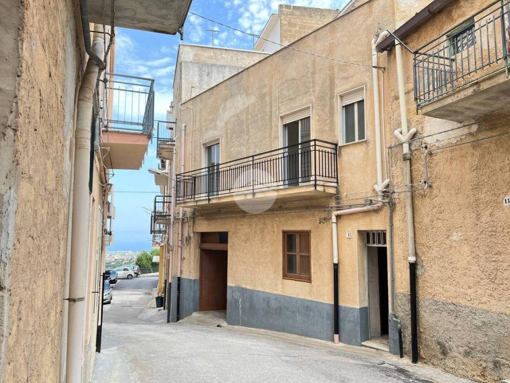 Terratetto unifamiliare via luigi pirandello 15, semicentro, alcamo