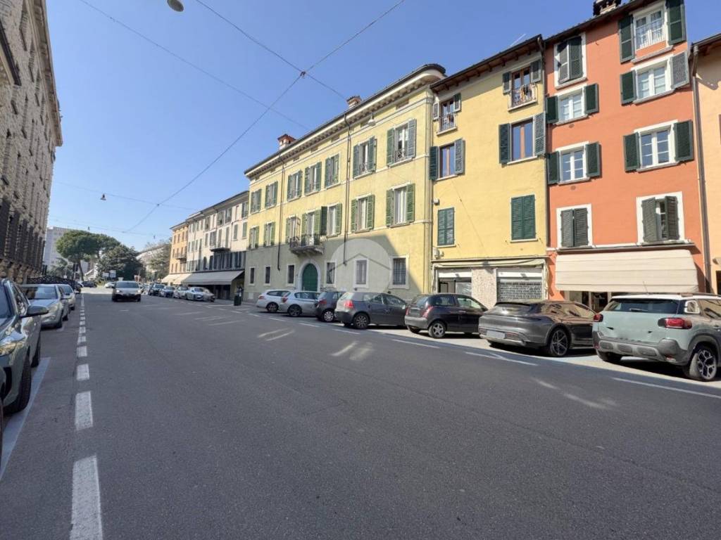 Locale commerciale corso martiri della libertà, loggia - garibaldi, brescia