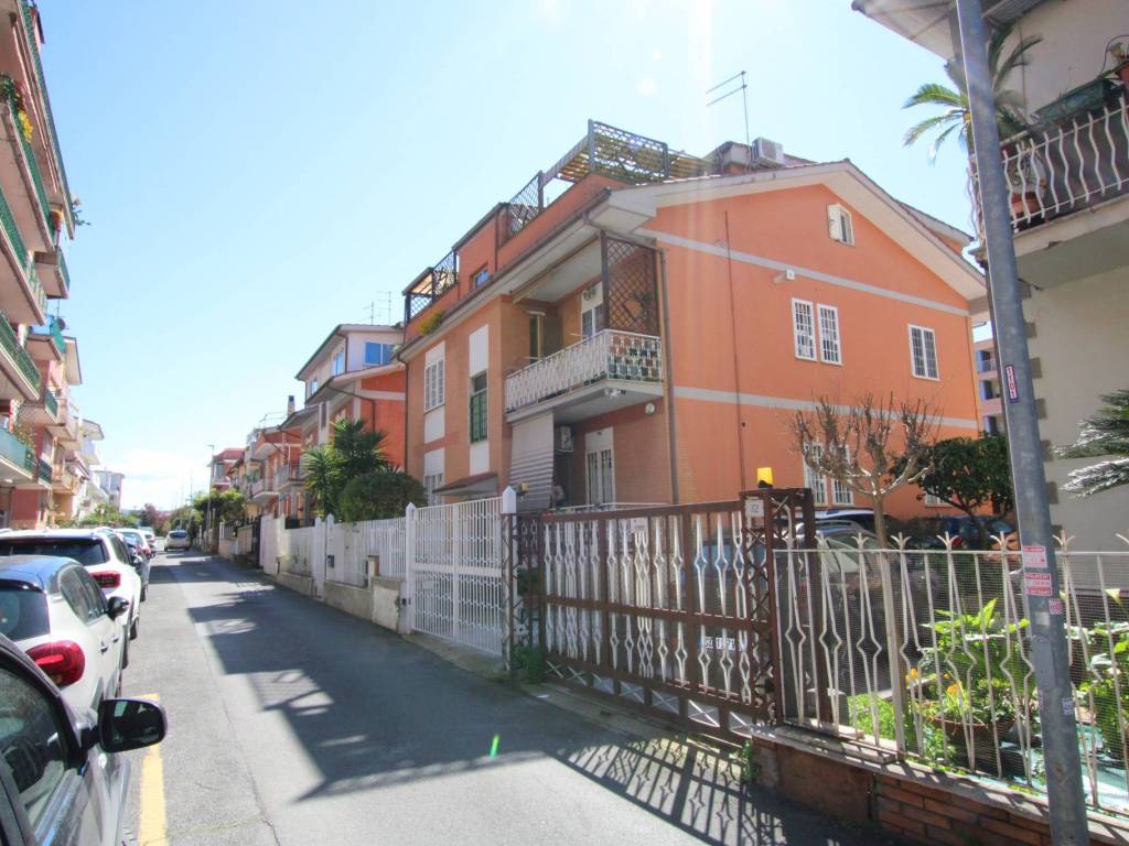 Quadrilocale via francesco de pinedo 36, ciampino