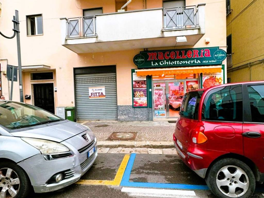 Locale commerciale via umberto nobile, centro, eboli