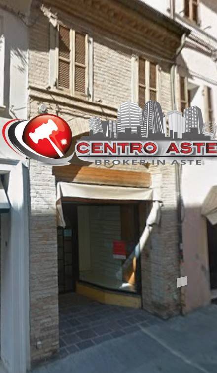 Negozio all'asta corso traiano boccalini, 41, 60025 loreto italia, loreto