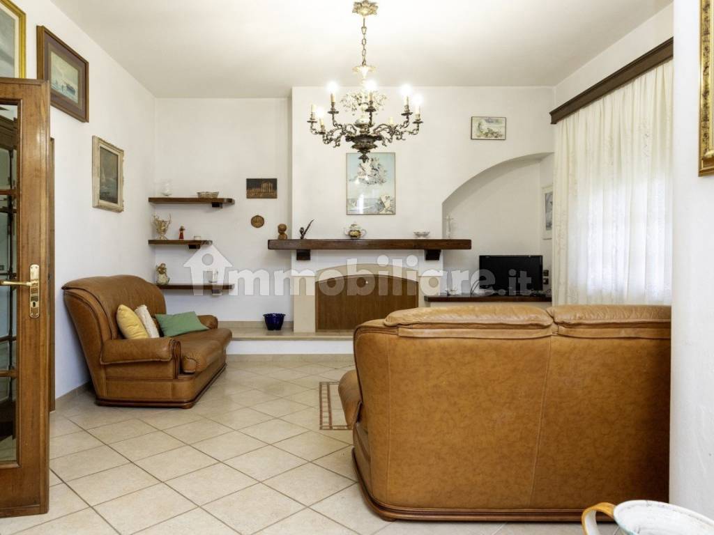 Salone