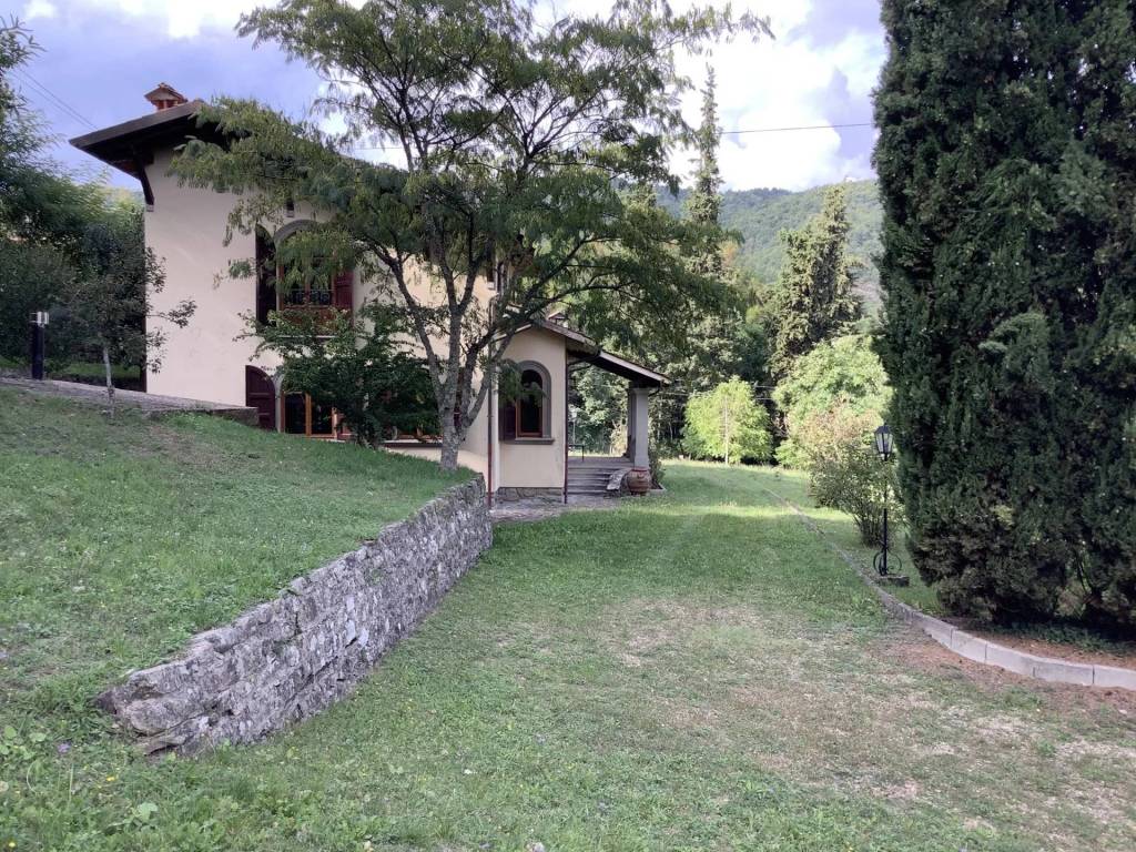 Villa unifamiliare via pratomagno, ortignano raggiolo