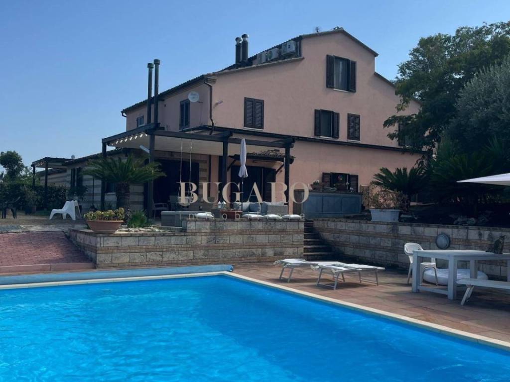 Villa bifamiliare, ottimo stato, 243 m², candia, ancona