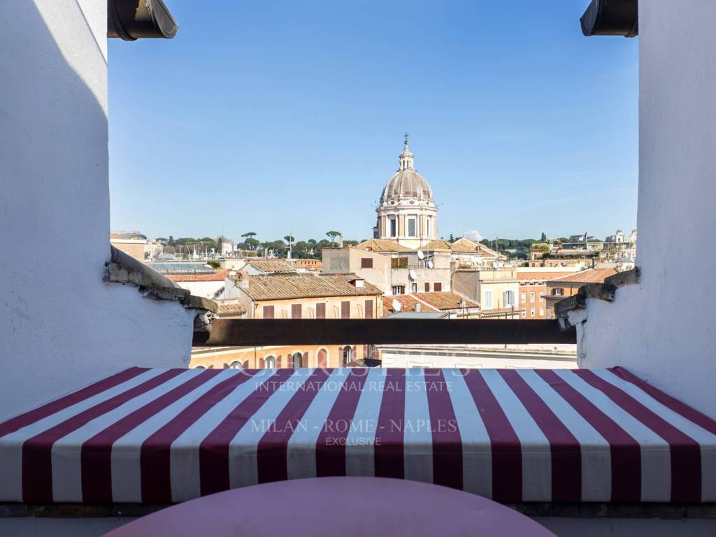 Attico largo della fontanella di borghese, montecitorio, roma
