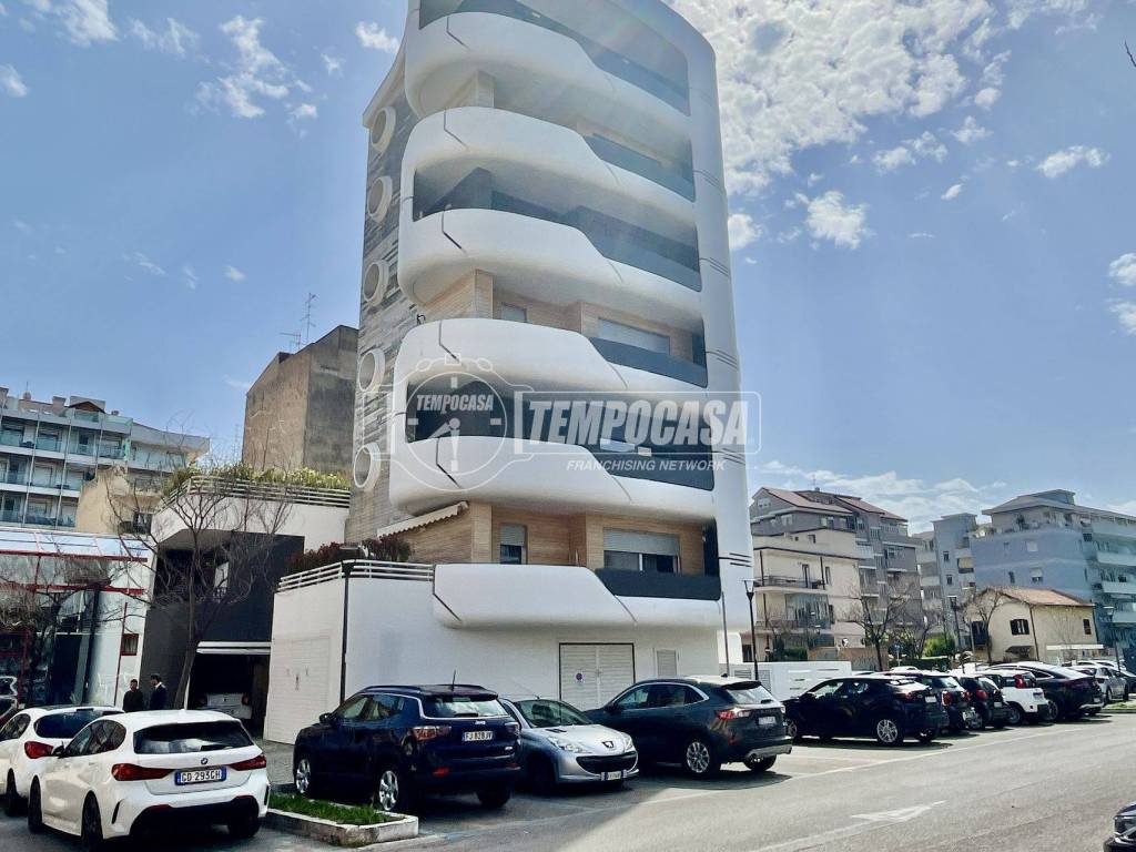Vendita Appartamento Pescara. Bilocale in via Giotto. Nuovo, primo piano,  posto auto, con terrazza, riscaldamento autonomo, rif. 119387237