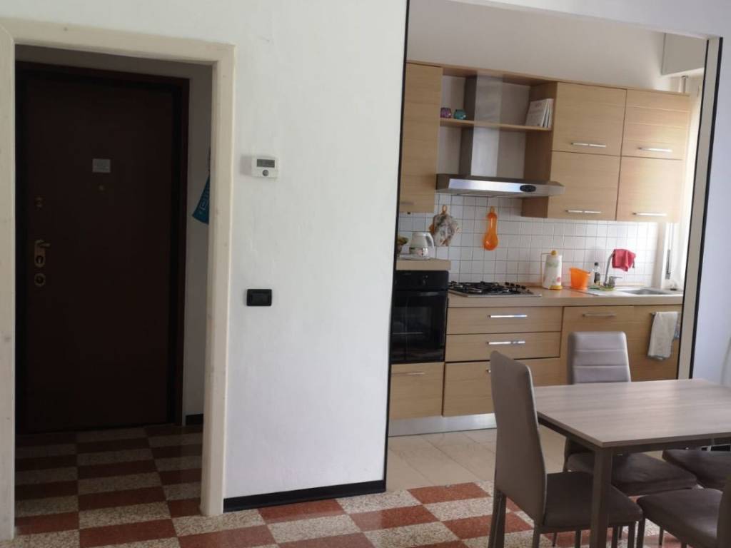 Stanza singola viale ludovico il moro 48, pavia
