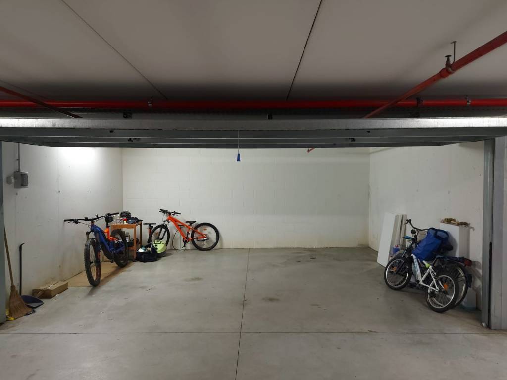 Garage - box via giordano bruno 70, albaro, genova