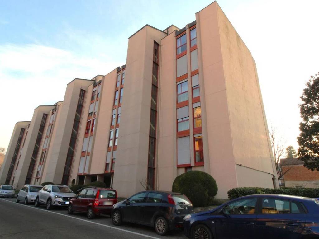 Garage - box corso piave, 77 /1, borgo piave, corso europa, zona ferrero, alba