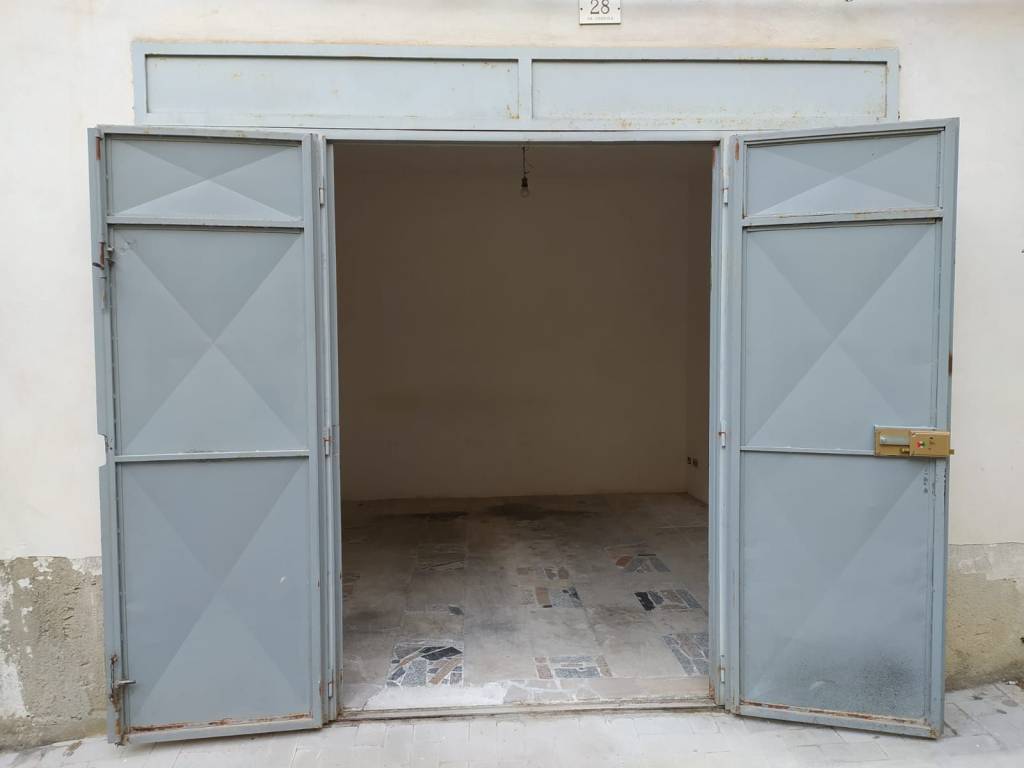 Garage - box via chiesiola 28, centro, enna