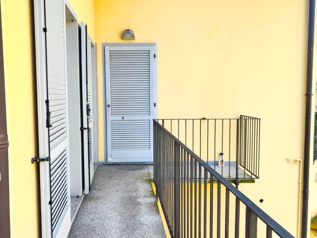 Bilocale via carlo rainoldi 15, centro, varese