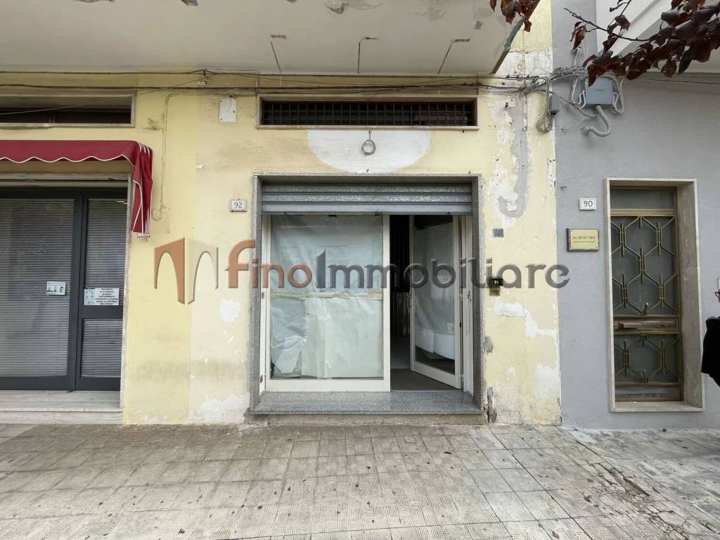 Locale commerciale via vittorio veneto, 92, squinzano