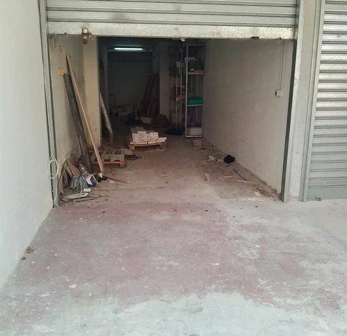Capannone, bozzano, brindisi
