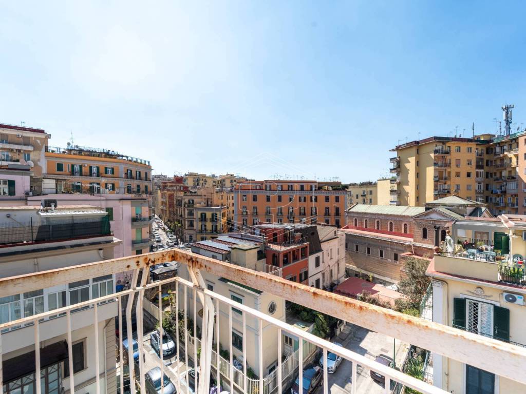 Quadrilocale via elio vittorini 10, arenella, napoli