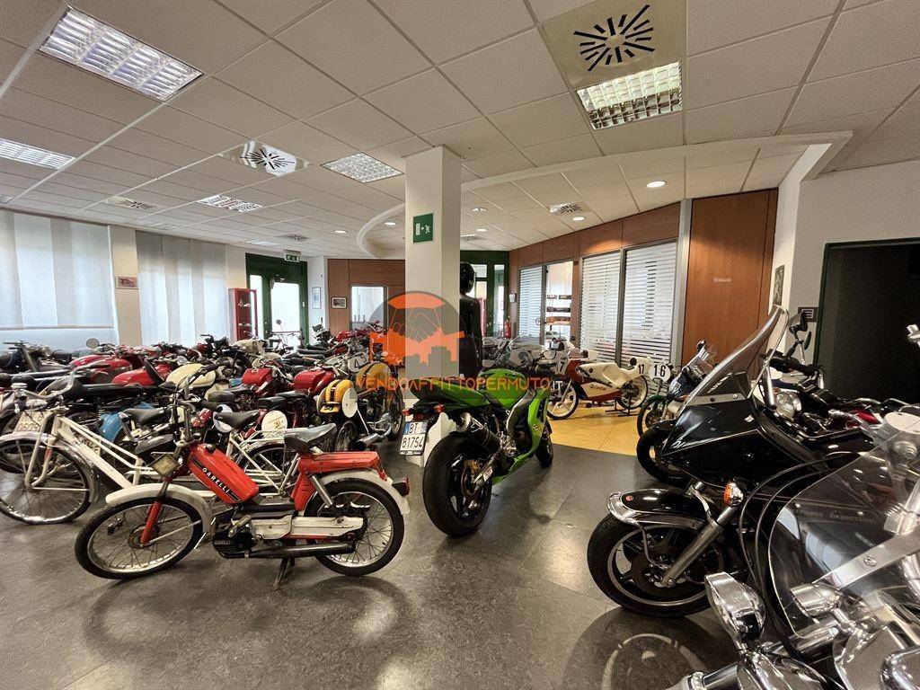 Locale commerciale via g. marconi, calcinate