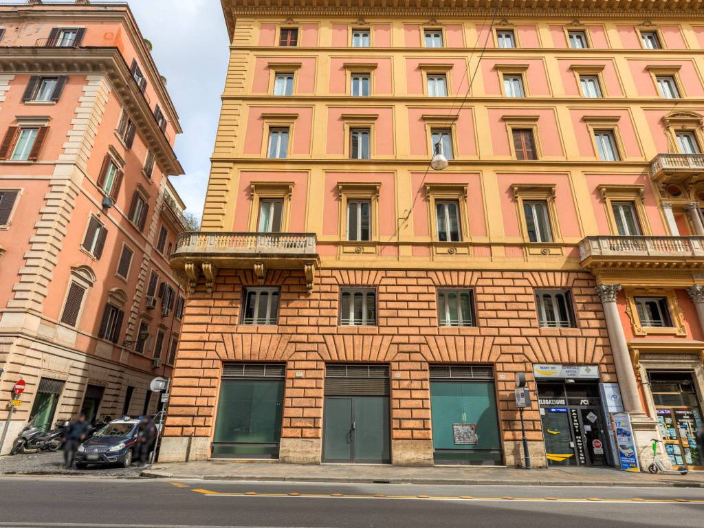 Locale commerciale corso vittorio emanuele ii 293, via giulia, roma