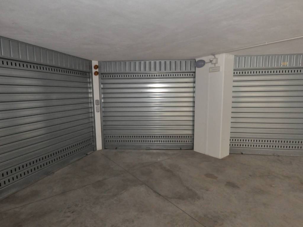 Garage - box via montello 20, de gasperi, conad, san benedetto del tronto