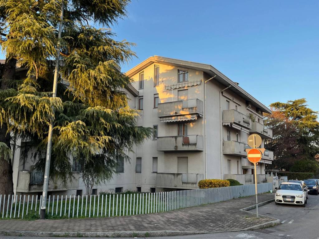 Vendita Appartamento Treviglio. Trilocale, Buono stato, piano rialzato ...