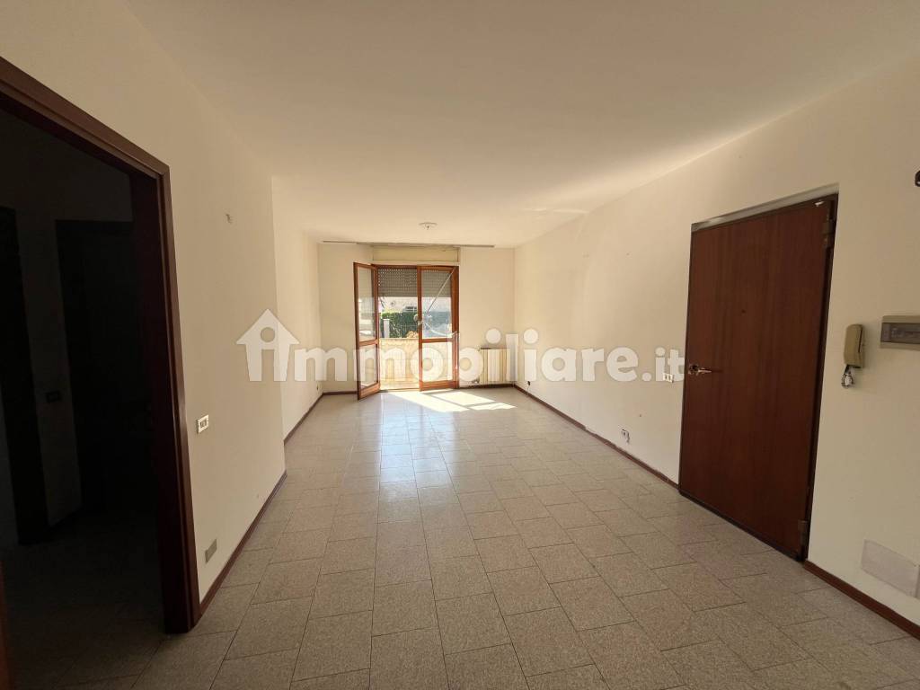 Vendita Appartamento Treviglio. Trilocale, Buono stato, piano rialzato ...