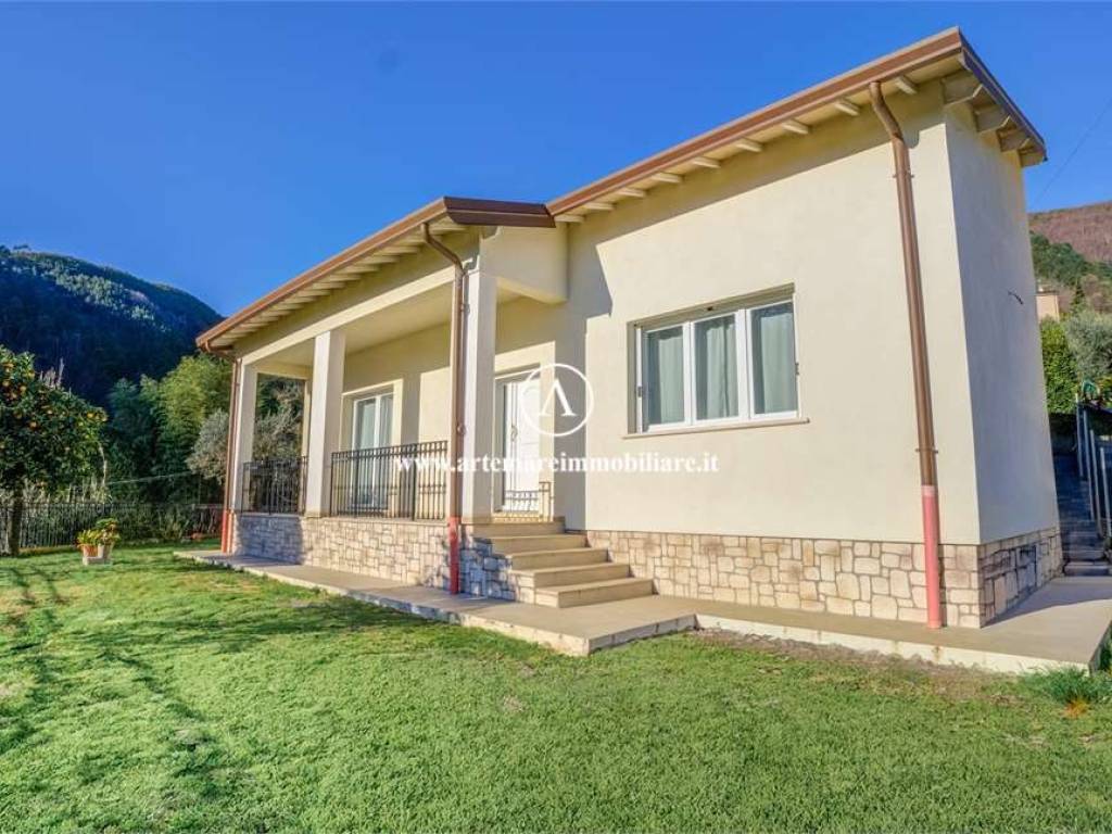 Villa unifamiliare via cerro grosso , 21, pietrasanta