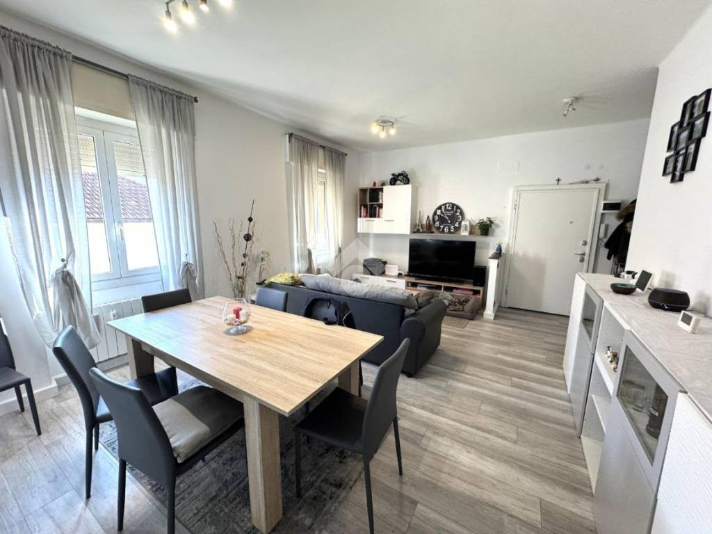 Vendita Appartamento Serra Riccò. Trilocale in via Pedemonte Francesco ...