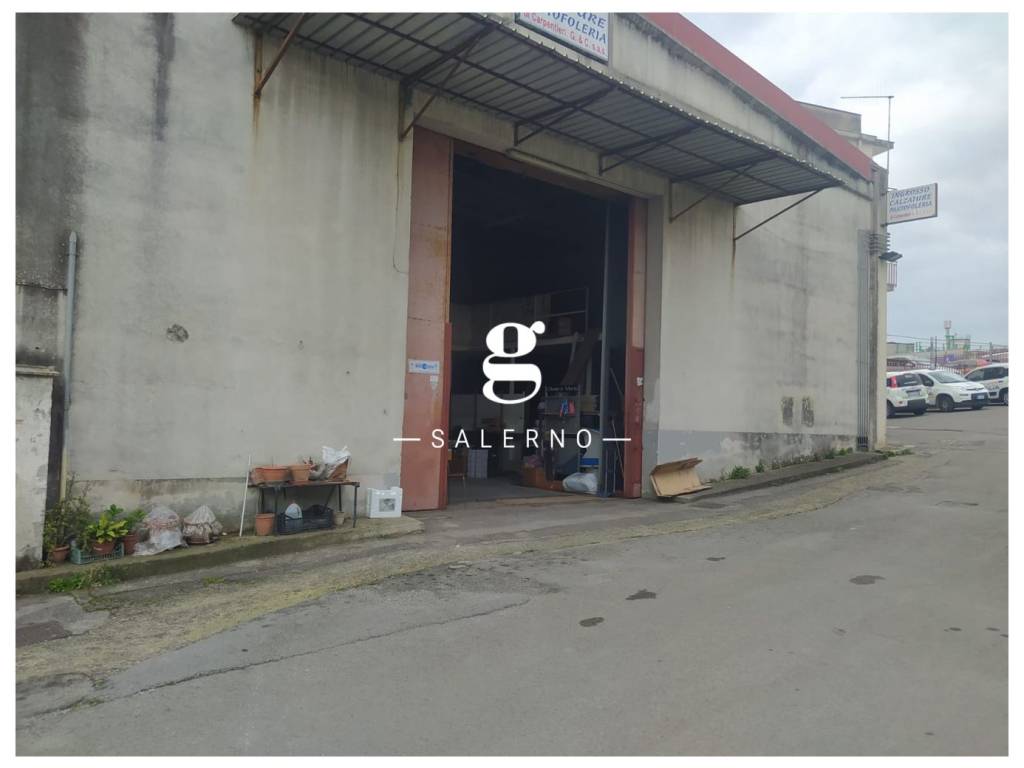 Capannone via case rosse, zona industriale - san leonardo, salerno