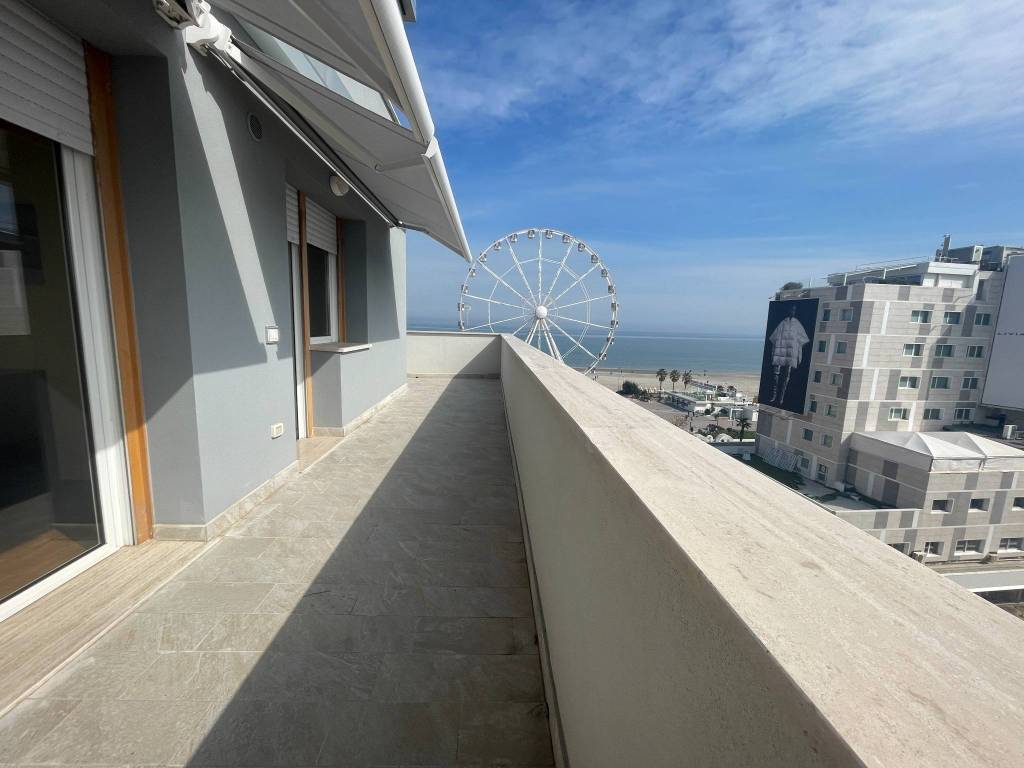 Trilocale viale milano, centro, riccione