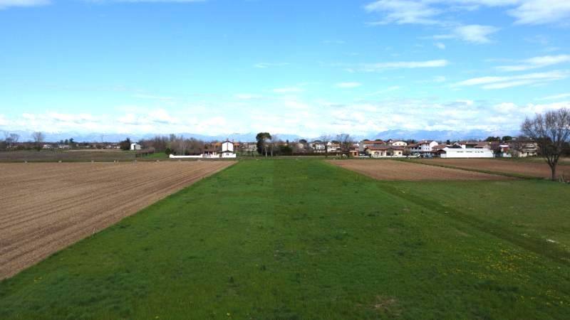 Terreno edificabile via moretto 1, castions di strada