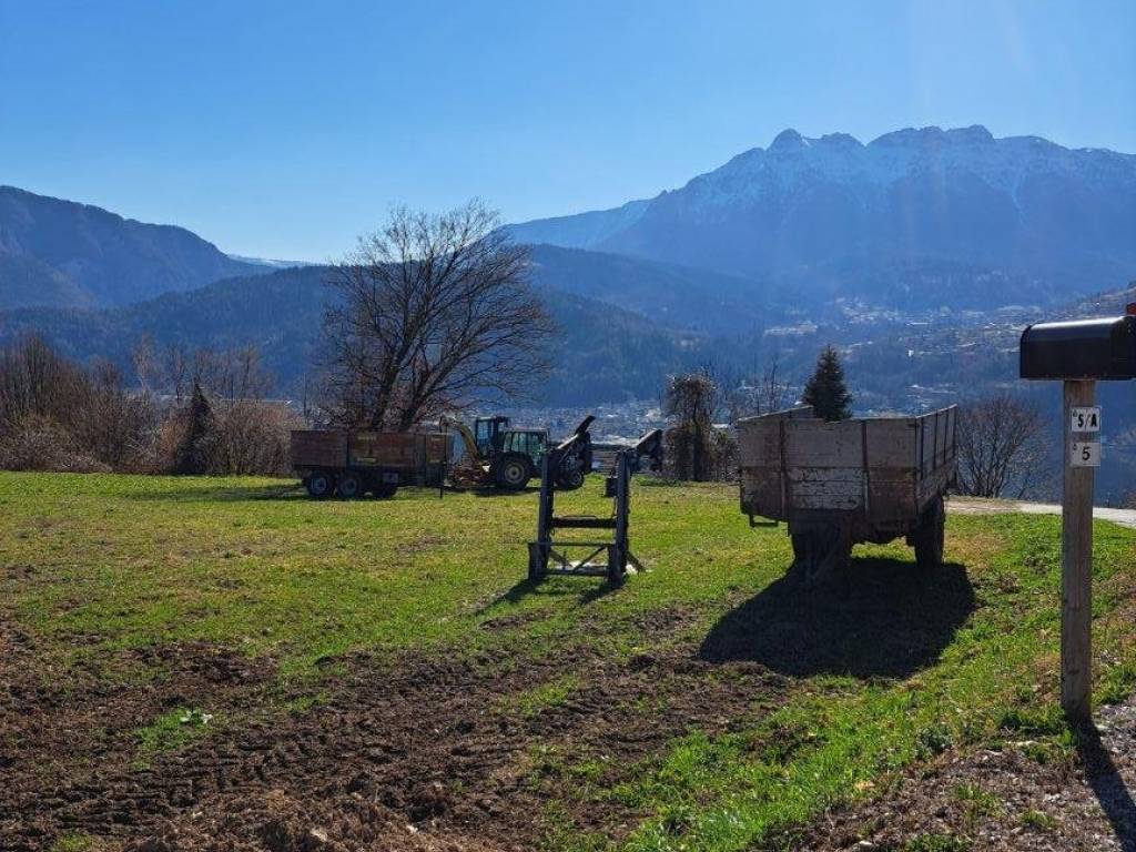 Terreno edificabile via serafini  11, tenna