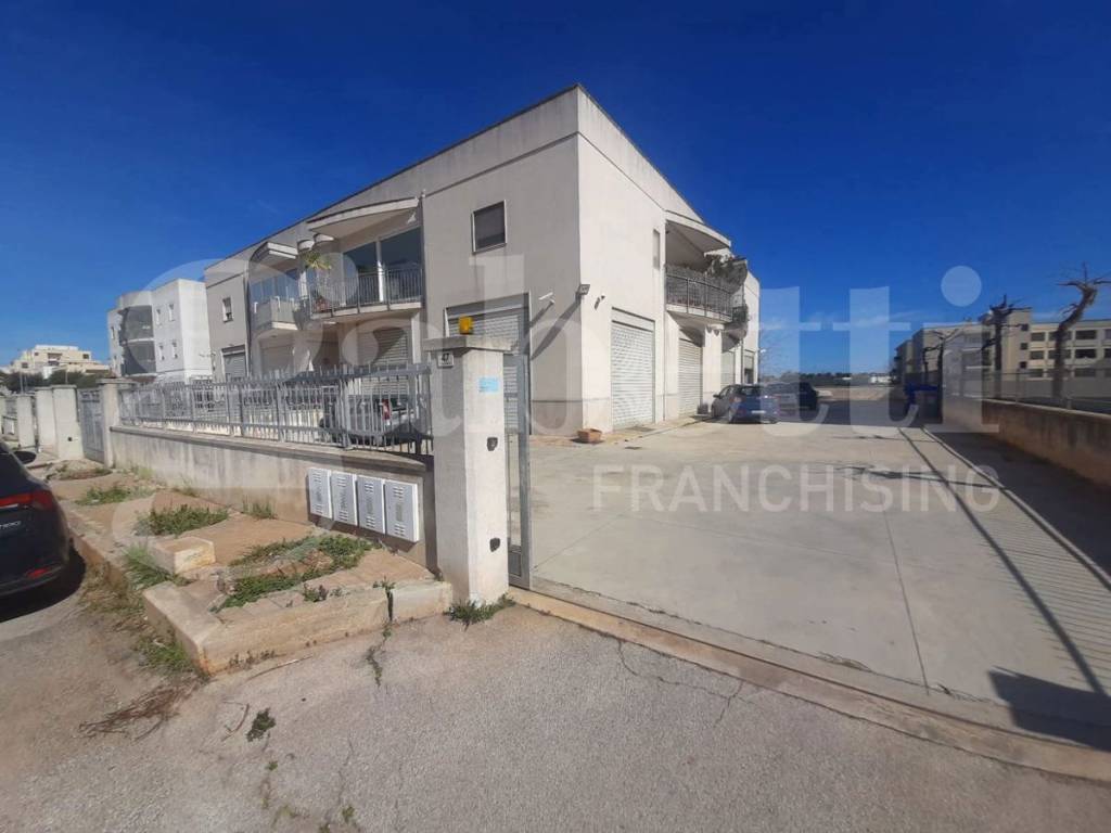 Capannone via foggia, sn, santa caterina, ramunno, chianchizzo, ostuni
