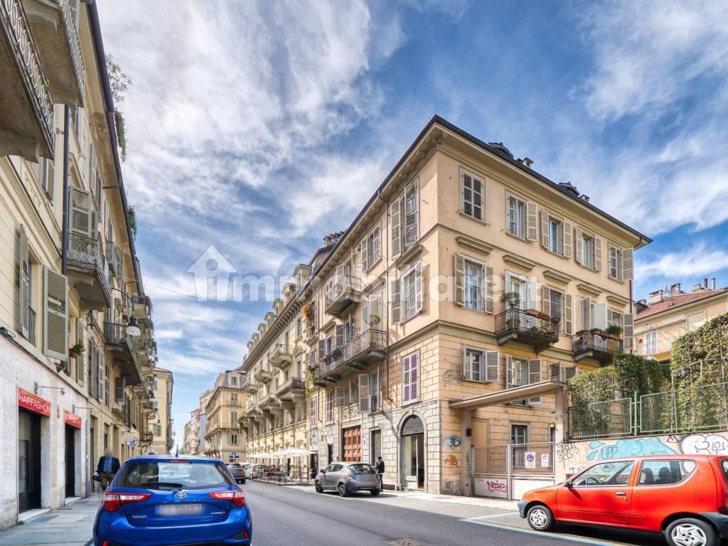 Vendita Appartamento in via Fratelli Calandra 6. Torino. Buono stato ...