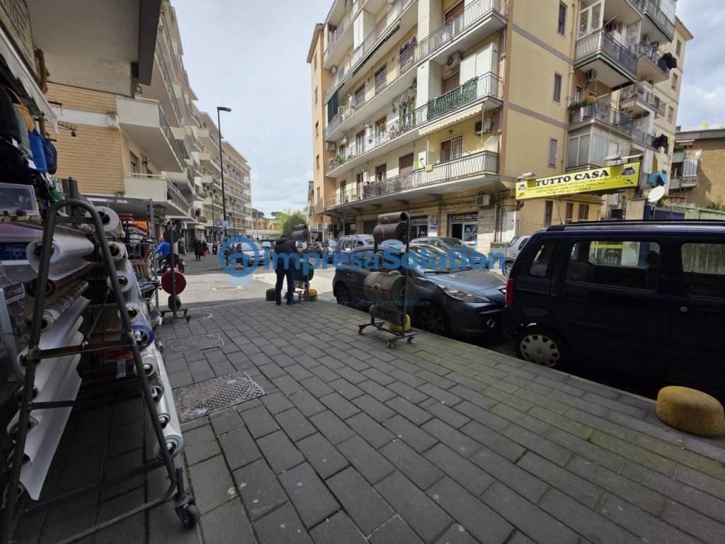 Locale commerciale via niccolò garzilli, soccavo, napoli