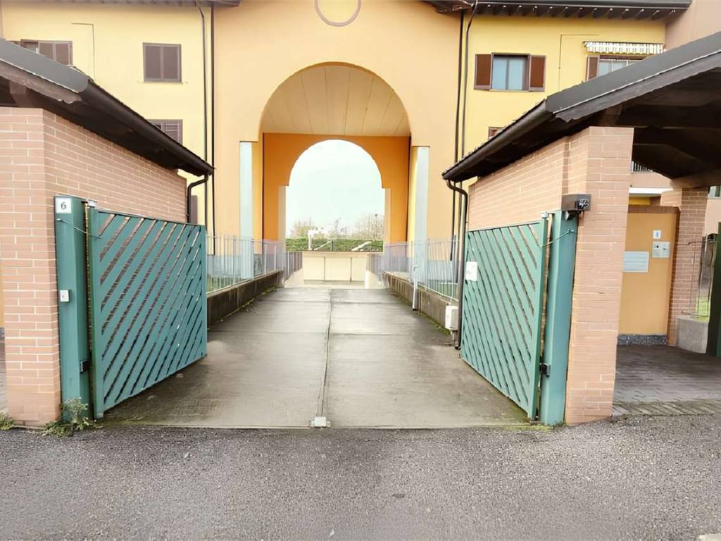 Garage - box all'asta via ungaretti , 6, sordio