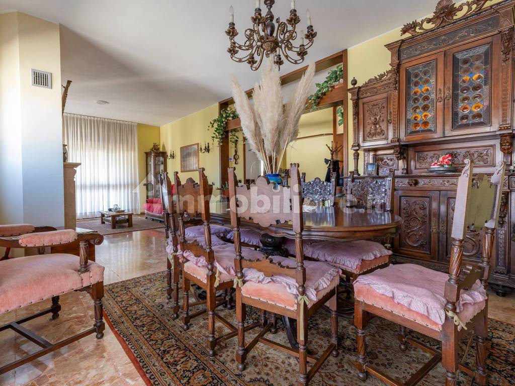 Salone