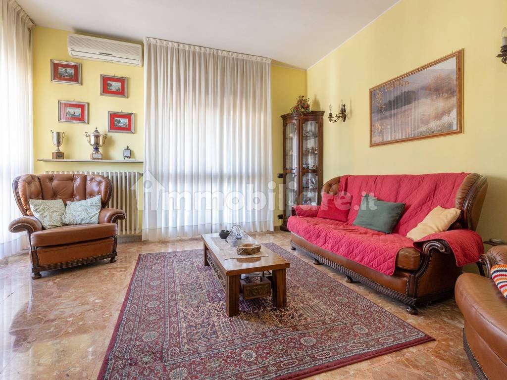 Salone