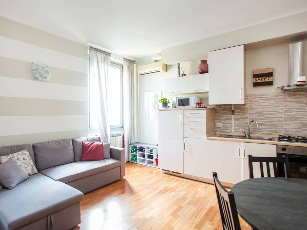 Bilocale via panfilo castaldi 37, porta venezia, milano