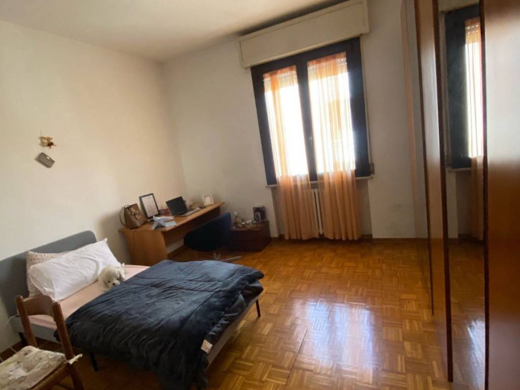 Stanza singola via renato e sergio mordacci 62, parma
