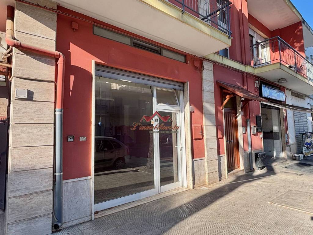 Locale commerciale viale della libertà, casamassima