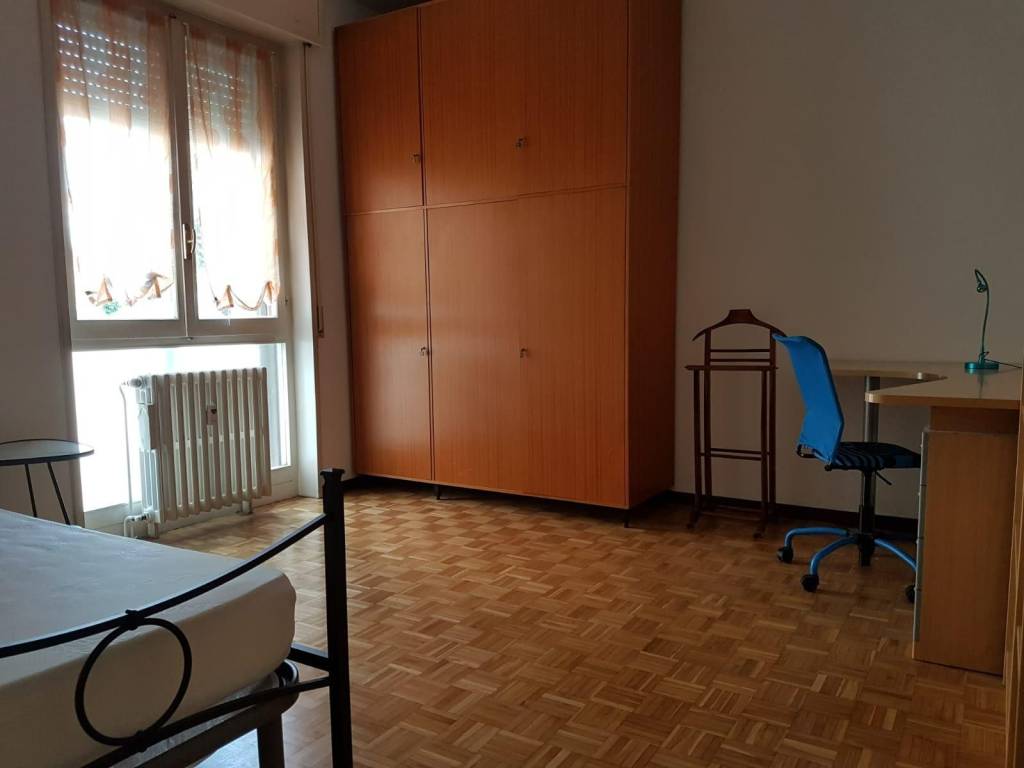 Stanza singola via derna 2, parma