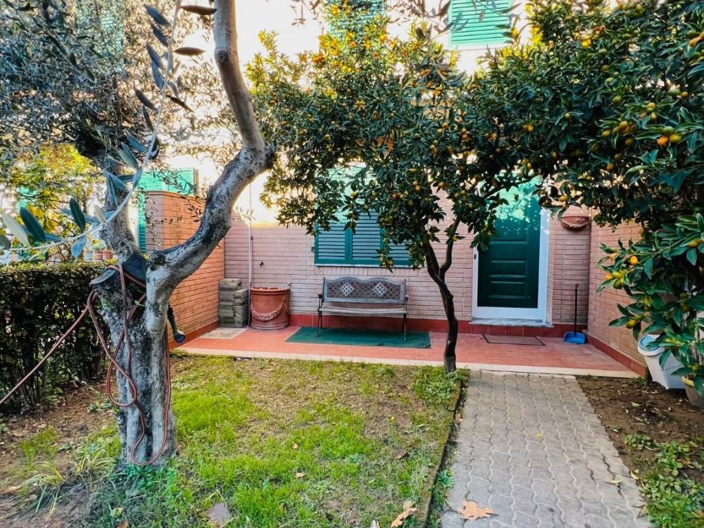 Villa a schiera via del bozzo sud 34, cinque vie, massa
