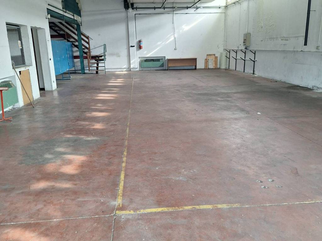 Capannone via del commercio, fiorano, fiorano modenese