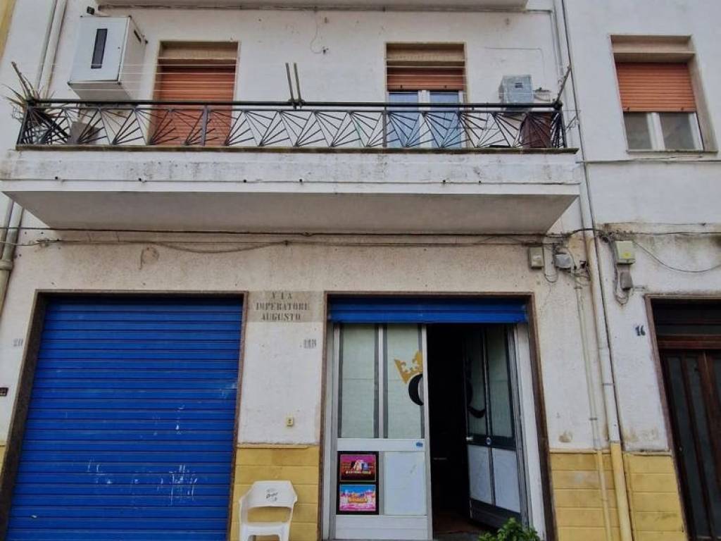 Locale commerciale via imperatore augusto, 18, commenda, brindisi
