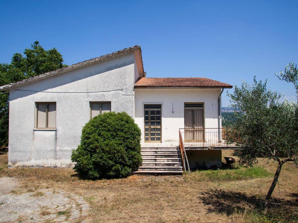 Villa unifamiliare via ettore maffei 4, taurasi