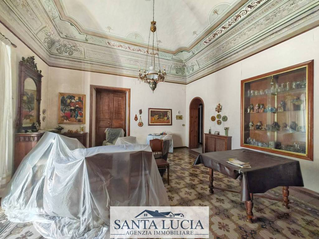 Salone