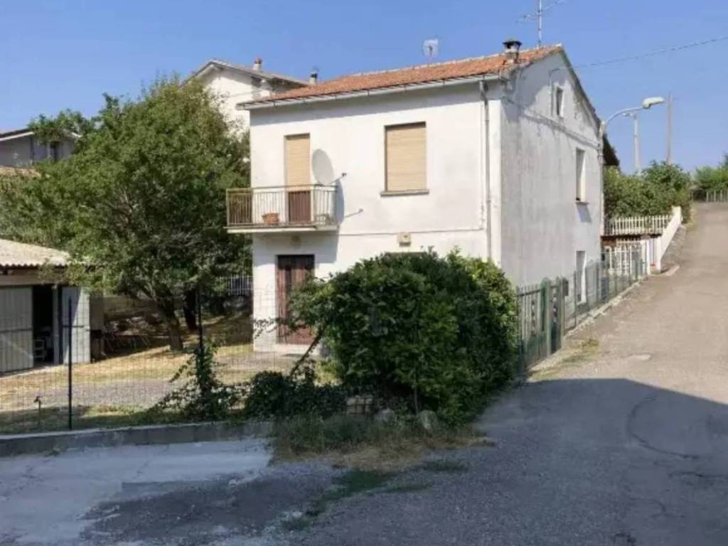 Villa unifamiliare località villa franchi, centro, bore