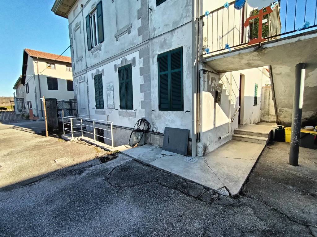 Trilocale via 24 maggio 29, mossa