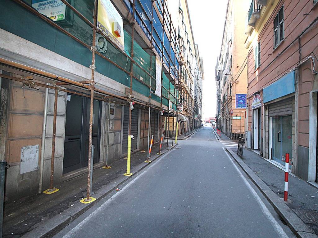 Locale commerciale via stefano canzio 40r, sampierdarena, genova