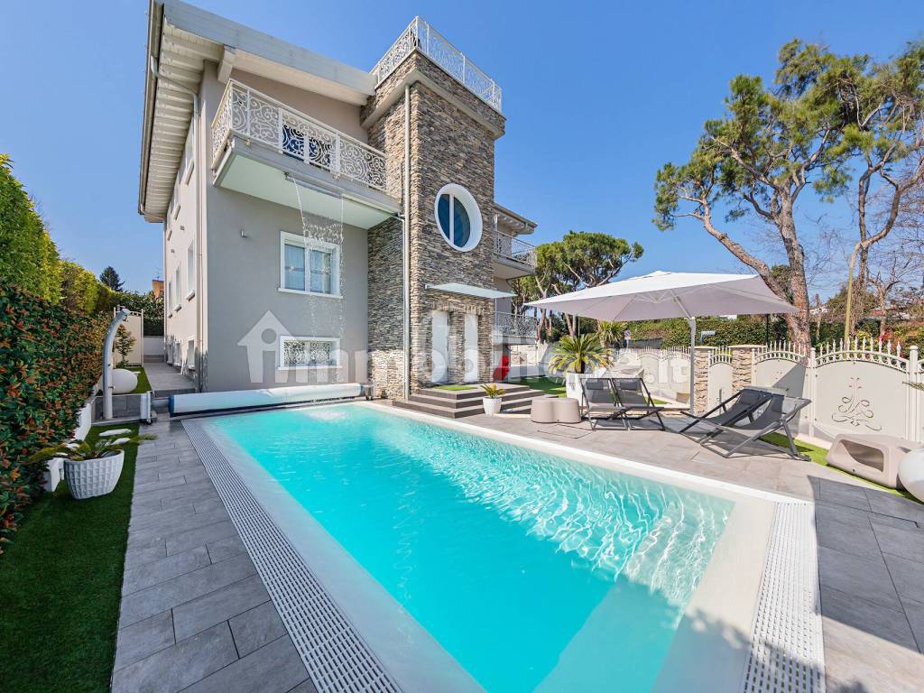 vendita-villa-unifamiliare-in-via-mezzocolle-19-desenzano-del-garda