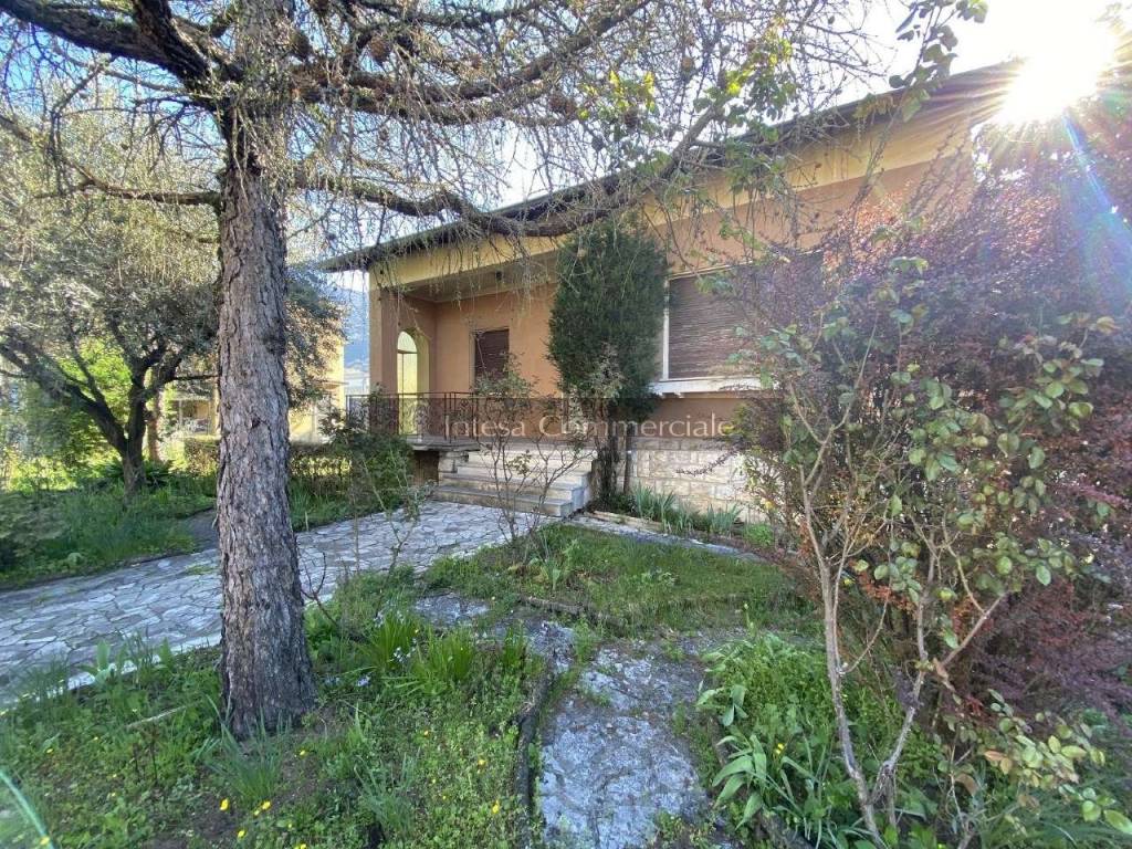 Villa unifamiliare, da ristrutturare, 350 m², bovezzo